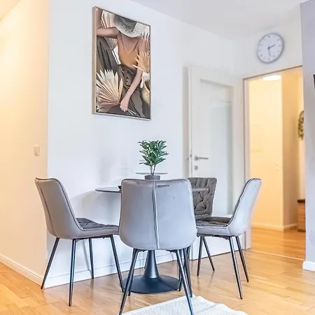 1br & 1lr With Balcony, 9min To Center Apartmán Vídeň