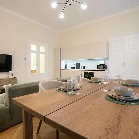 Elegant 2br Near Parliament, Self 24h Check-in * Vienna