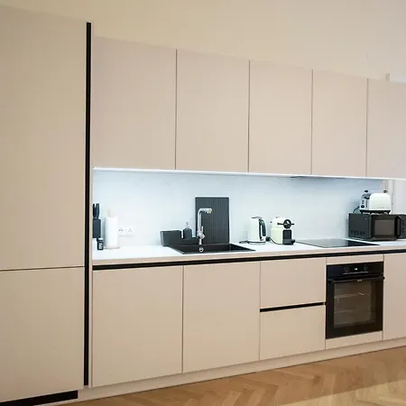 Elegant 2br Near Parliament, Self 24h Check-in Vienna