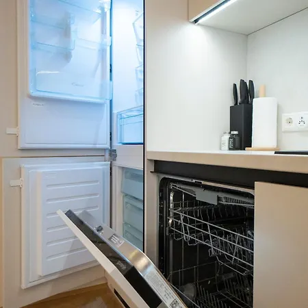 Elegant 2br Near Parliament, Self 24h Check-in * Vienna