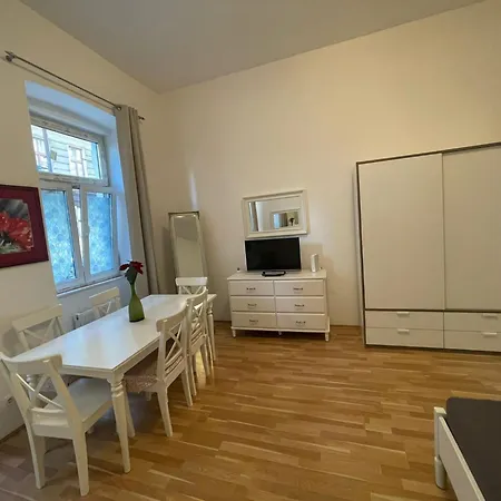 Stylish 1br With The Location *