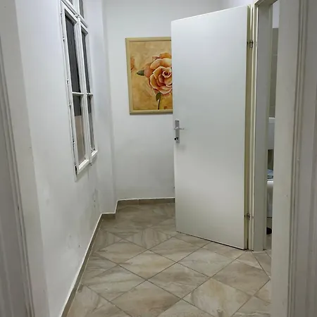 Stylish 1br With The Location *