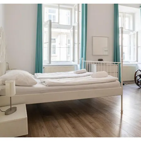 3 Elegant - Ideal For Long Apartment