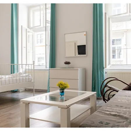 3 Elegant - Ideal For Long Apartment *