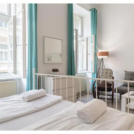 3 Elegant - Ideal For Long * Vienna