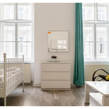 3 Elegant - Ideal For Long * Vienna