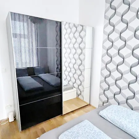 Cozy Apartment- 5 Minutes To Danube River