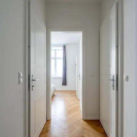 Apartment Premium With Balcony *