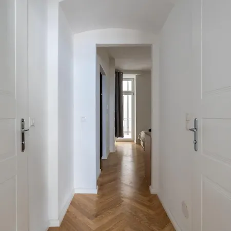 Premium With Balcony Apartment Vienna