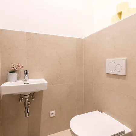 Premium With Balcony Vídeň