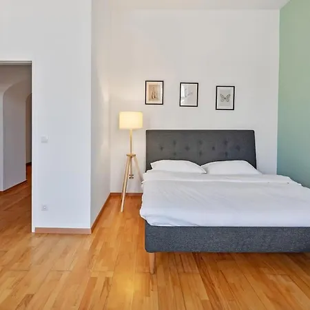 3 Bedrooms I 110 Square Meter I Walk To Sights Apartment *