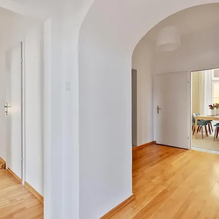 Apartment 3 Bedrooms I 110 Square Meter I Walk To Sights Vienna