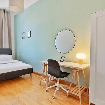Apartment 3 Bedrooms I 110 Square Meter I Walk To Sights