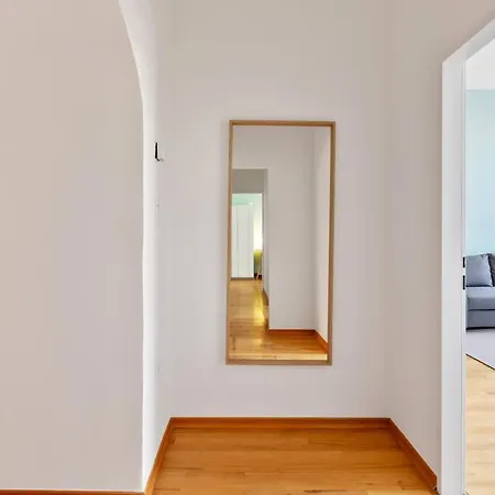 3 Bedrooms I 110 Square Meter I Walk To Sights Apartment Vienna