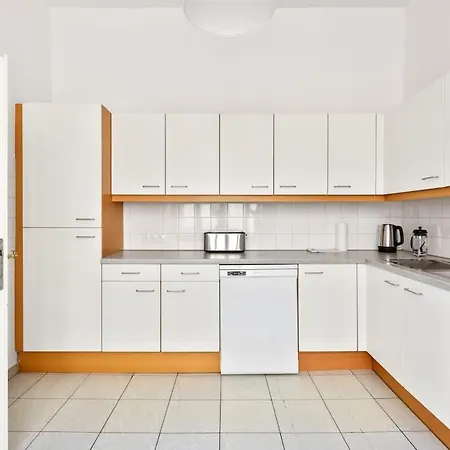 3 Bedrooms I 110 Square Meter I Walk To Sights