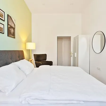 3 Bedrooms I 110 Square Meter I Walk To Sights Apartment