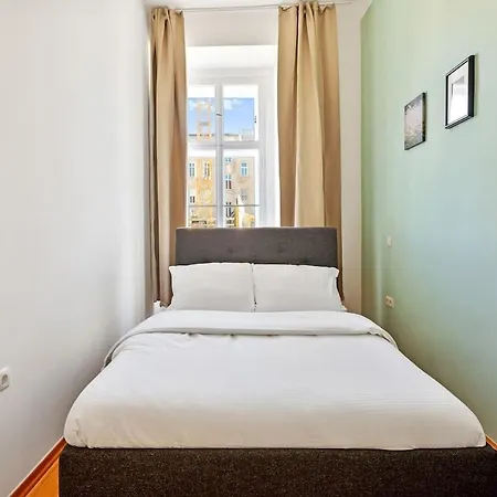 3 Bedrooms I 110 Square Meter I Walk To Sights Apartment Vienna
