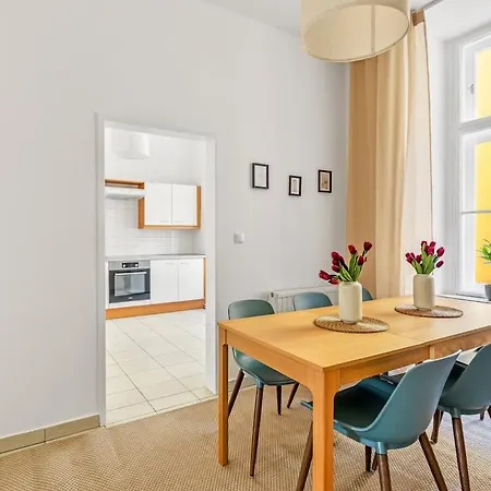 3 Bedrooms I 110 Square Meter I Walk To Sights Apartment