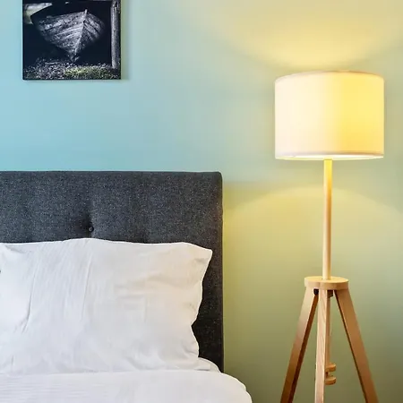 Apartment 3 Bedrooms I 110 Square Meter I Walk To Sights