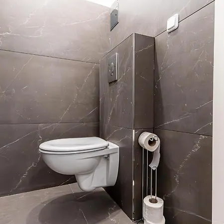 Charming 2br Aprtment Near Tourist Attractions *