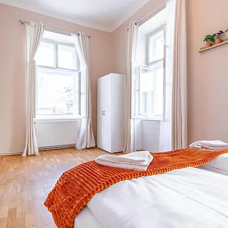 Charming 2br Aprtment Near Tourist Attractions * Vienna