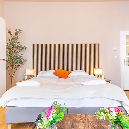 Charming 2br Aprtment Near Tourist Attractions