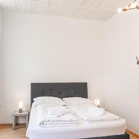 Apartment Belvedere 3br Shared - 12 Min From Center