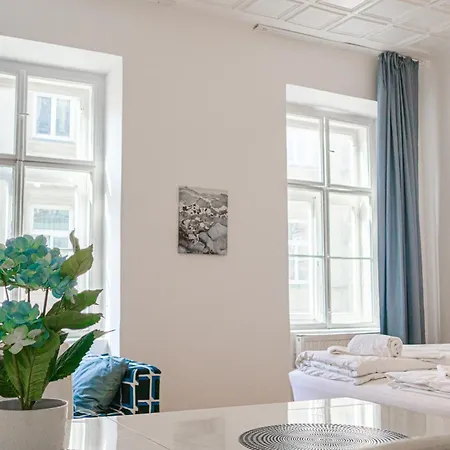 Belvedere 3br Shared - 12 Min From Center Apartment *