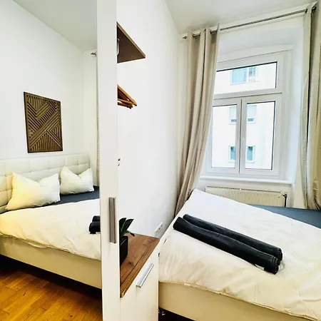 Apartment Stylish 4br 10 Min Transport To Stadthalle