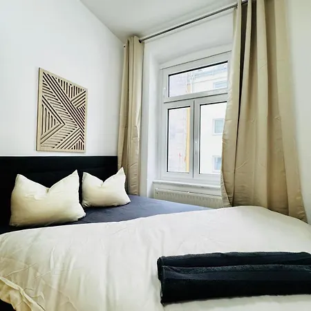 Apartment Stylish 4br 10 Min Transport To Stadthalle *