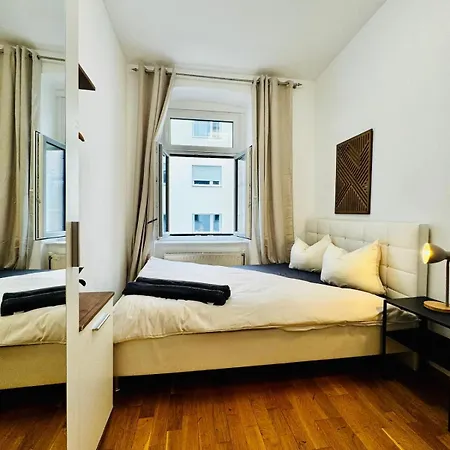 Stylish 4br 10 Min Transport To Stadthalle Apartment Vienna