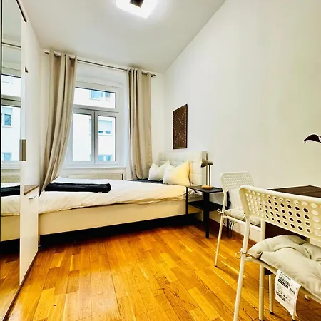 Stylish 4br 10 Min Transport To Stadthalle