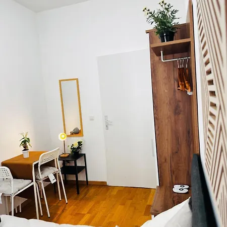 Apartment Stylish 4br 10 Min Transport To Stadthalle *