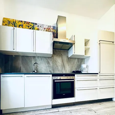 Apartment Stylish 4br 10 Min Transport To Stadthalle Vienna