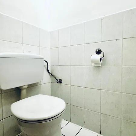 Stylish 4br 10 Min Transport To Stadthalle *