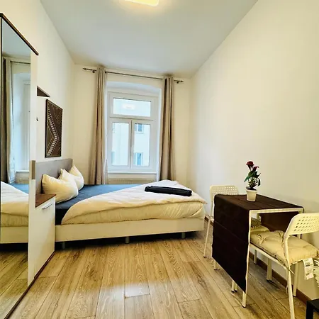 Apartment Stylish 4br 10 Min Transport To Stadthalle *