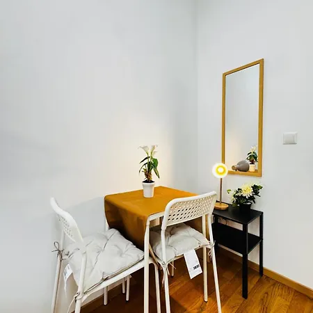 Stylish 4br 10 Min Transport To Stadthalle Apartment *