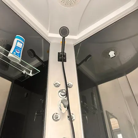 Apartment Spacious Netflix For Up To 4 People With Massage Shower *