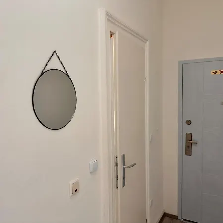 Spacious Netflix For Up To 4 People With Massage Shower Apartment Vienna