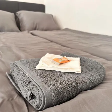 Spacious Netflix For Up To 4 People With Massage Shower Vienna