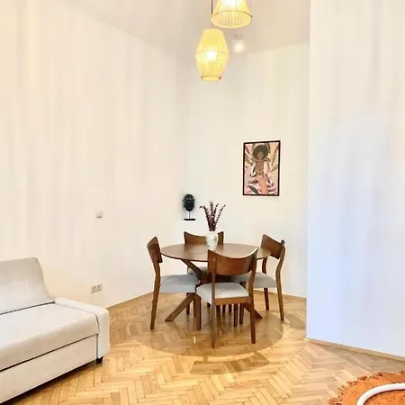 & Modern With Balcony * Vienna