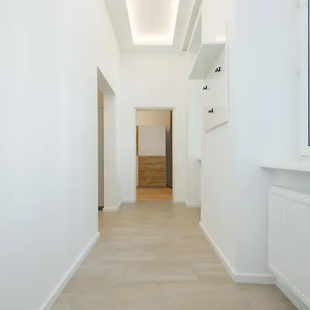 Apartment Close To Schoenbrunn I Bright Flat, Fast Wifi