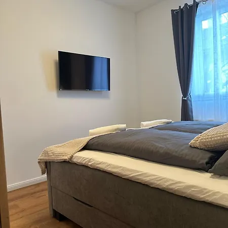 Sweet 1br & 1lr Stylish Apartment, Around Donaustadt Apartment