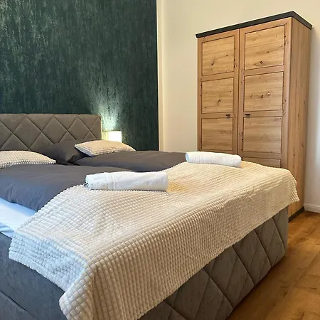 Sweet 1br & 1lr Stylish Apartment, Around Donaustadt Apartment *