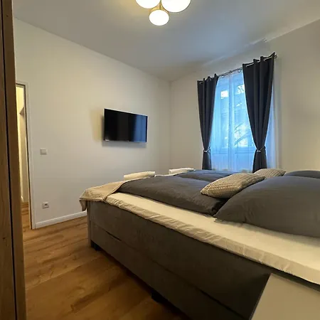 Apartment Sweet 1br & 1lr Stylish Apartment, Around Donaustadt Vienna
