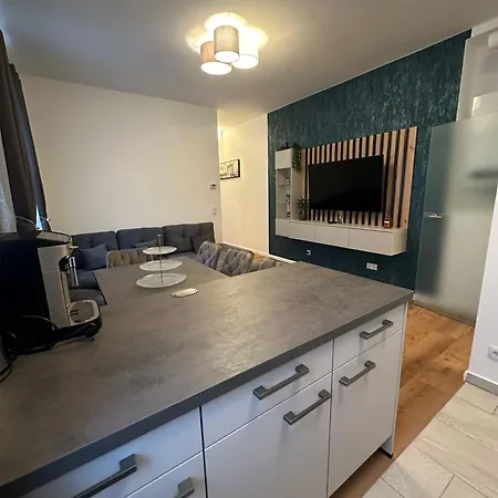 Apartment Sweet 1br & 1lr Stylish Apartment, Around Donaustadt Vienna