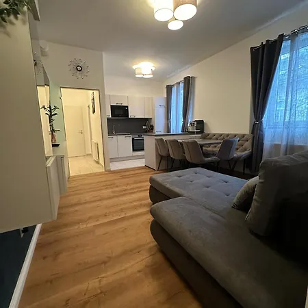 Sweet 1br & 1lr Stylish Apartment, Around Donaustadt *