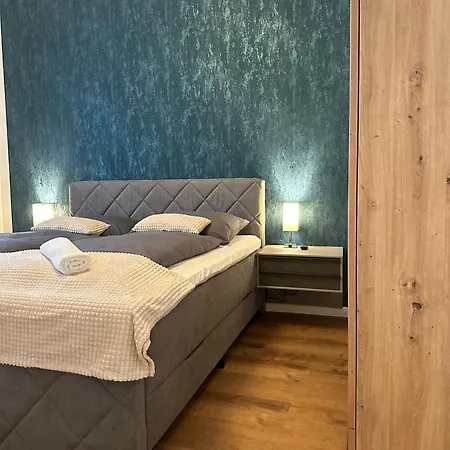 Sweet 1br & 1lr Stylish Apartment, Around Donaustadt Apartment *