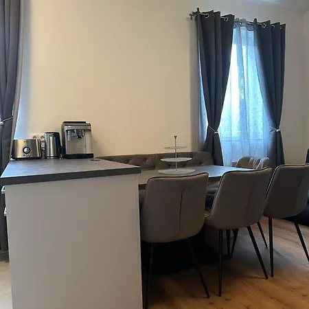 Apartment Sweet 1br & 1lr Stylish Apartment, Around Donaustadt Vienna