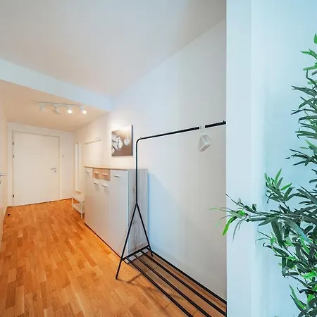 Great - 2 Bedrooms - With Parking * Vienna